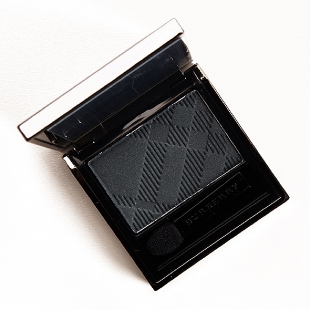 NEW Burberry Eyeshadow in “Antique Blue”